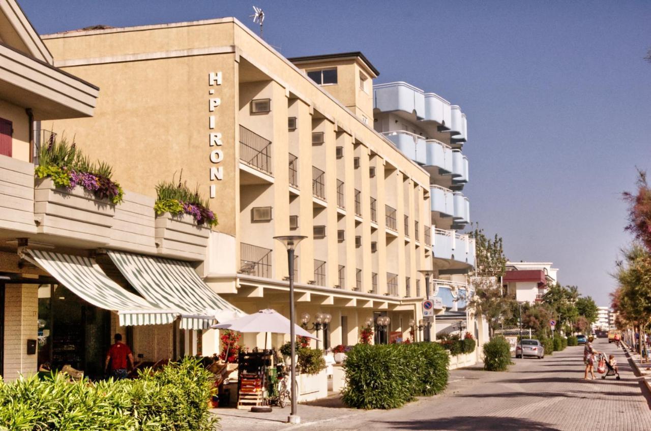 Hotel Pironi San Mauro Mare Exterior photo